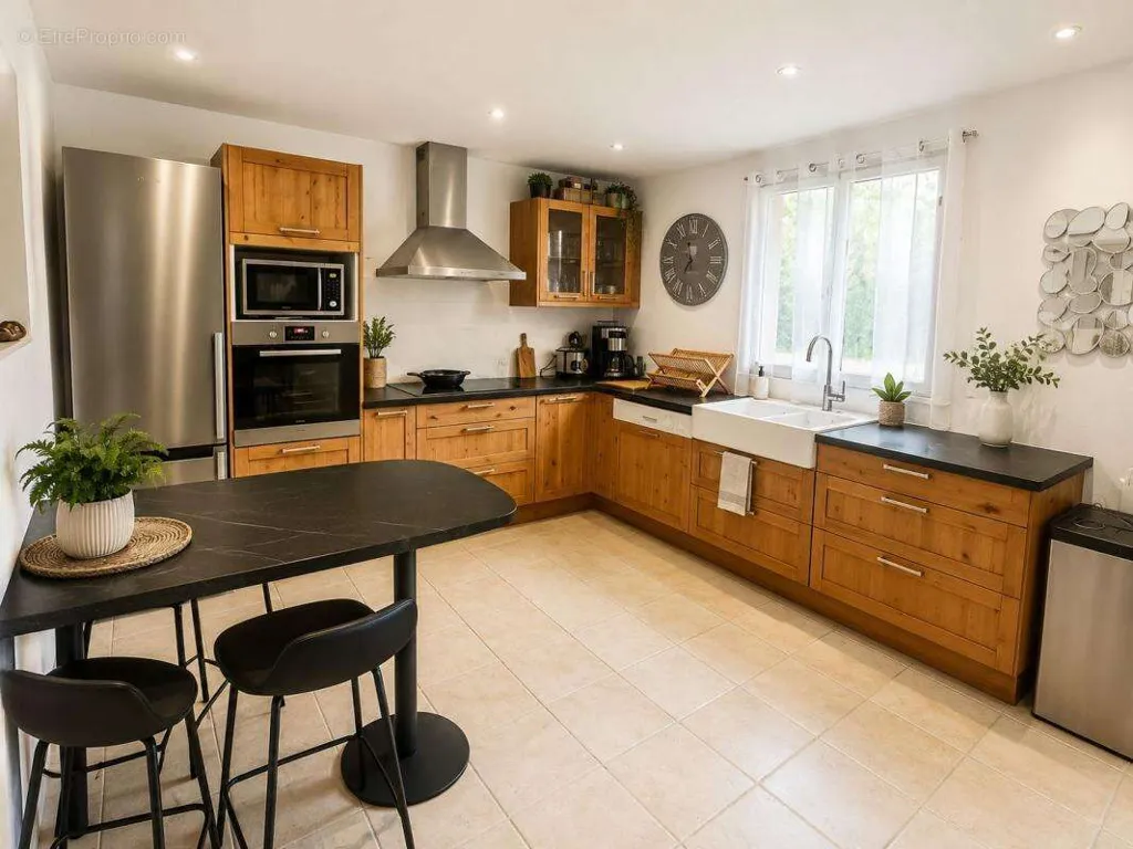 Kitchen - Renovated House with Garden in Brest