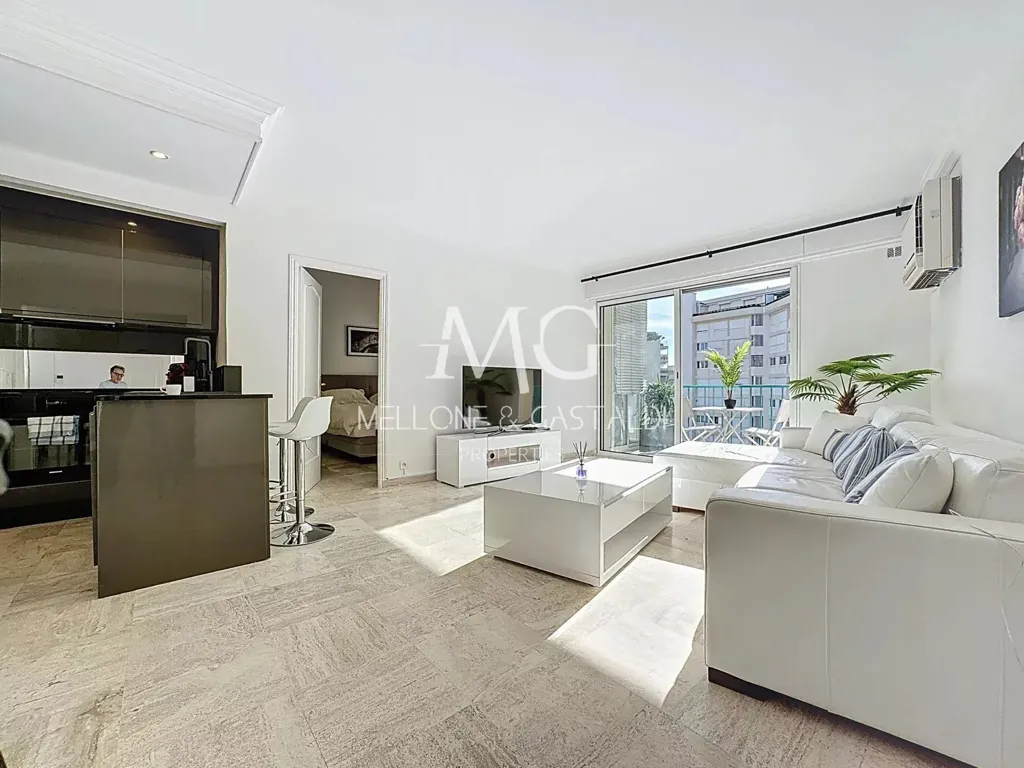 Elutuba - 3-Bedroom Seafront Apartment in Cannes