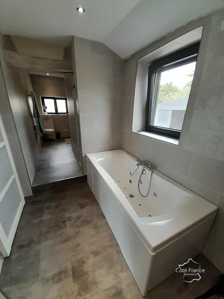 Salles de bain - Maison en Pierre avec Jardin à Avesnes-La Capelle