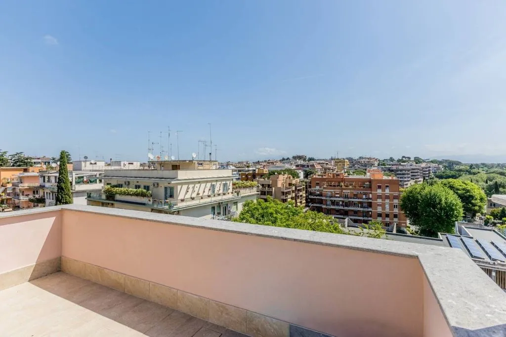 Balcon - Luxury Penthouse with South Exposure in Rome
