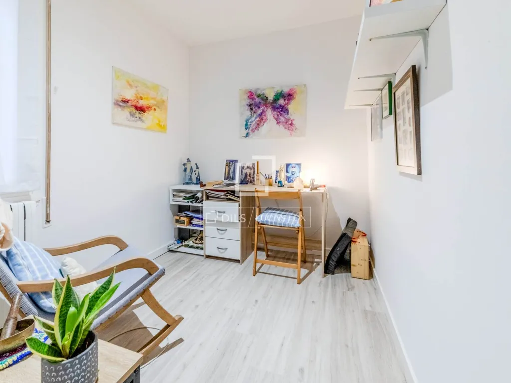 Bureau - Ground Floor Apartment with Terrace in Sitges
