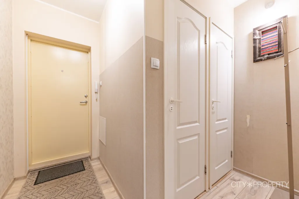 hallway_entrance