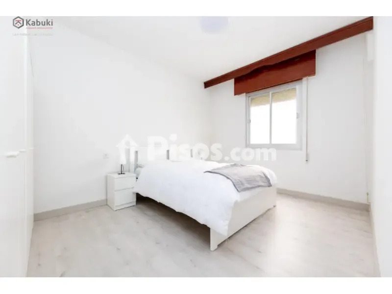 Magamistoad - Student-Friendly Flat with Balcony in Granada
