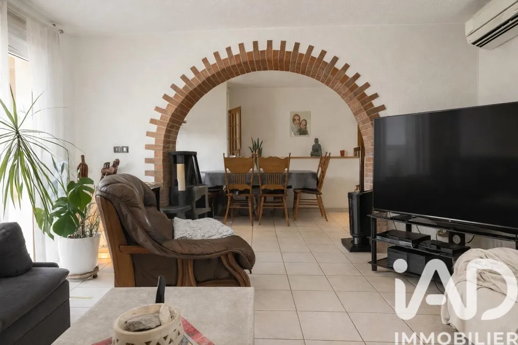 Séjour - Maison Plain-Pied avec Piscine à Œting