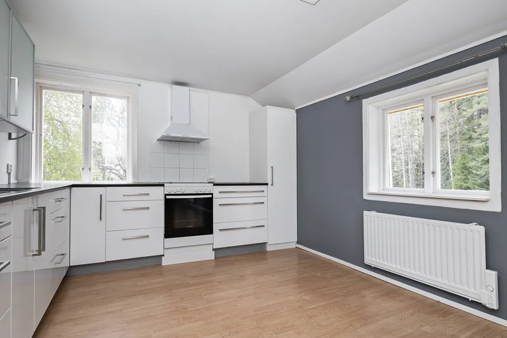 Köök - Villa with Multiple Units in Östra Kyrkogatan