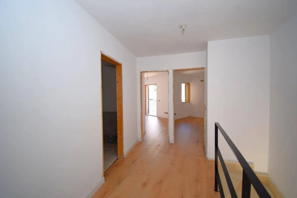 Entrée - Newly Built Townhouse with Parking in Caimari