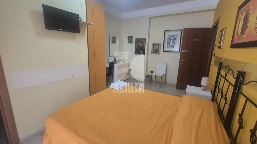 Magamistoad - Fully Furnished Apartment with Balcony in Crotone