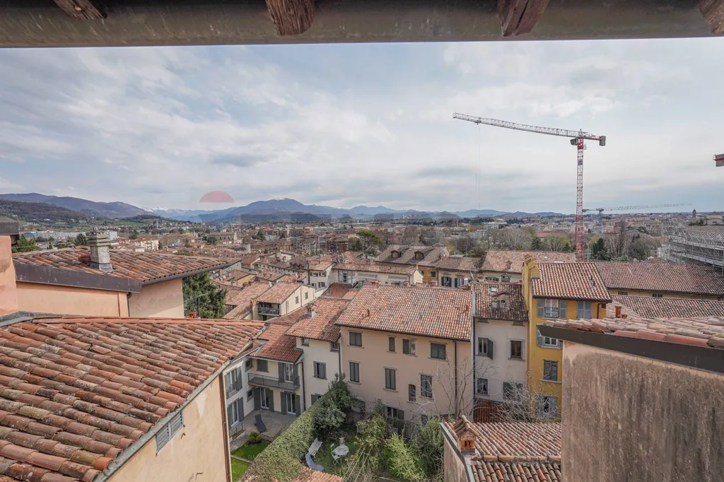 Terrass - Rusticated Flat in Central Bergamo