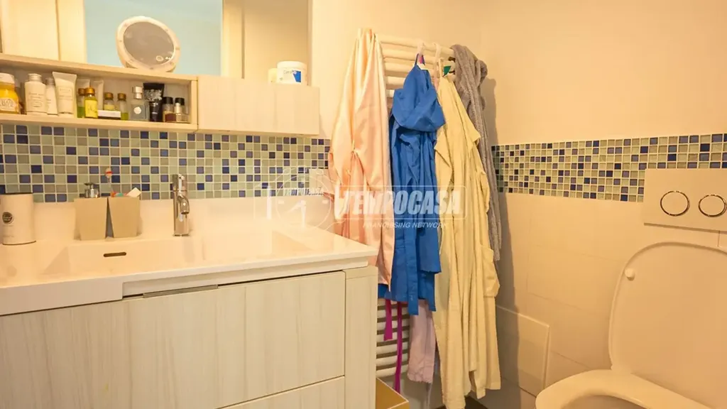 Salles de bain - Renovated Apartment with Pool in Sirmione