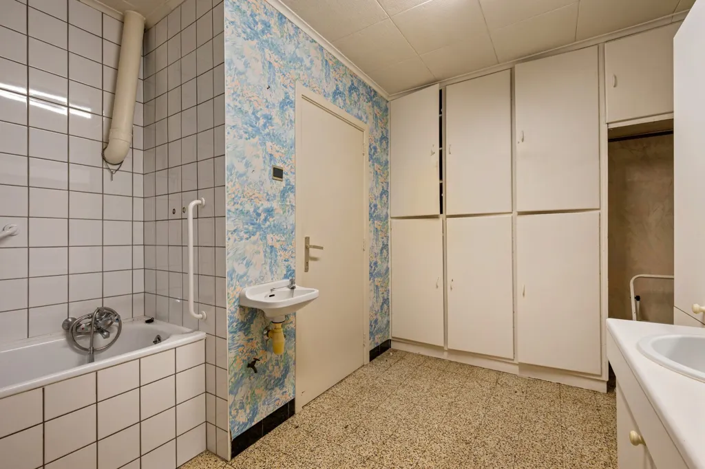 Salles de bain - Maison à Renover avec Jardin à Genk