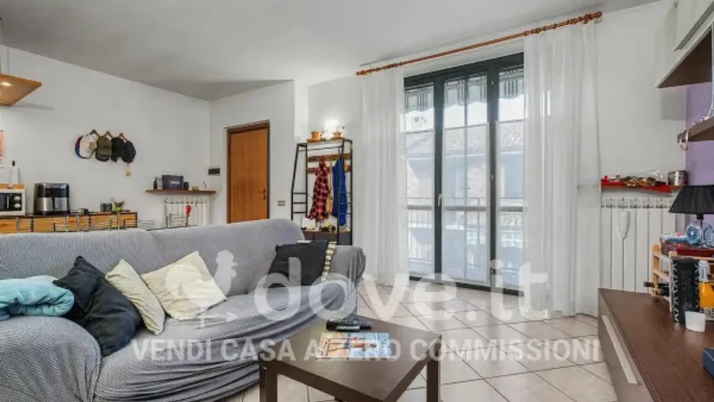 Séjour - Bright 2-Bedroom Apartment with Balcony in Binago