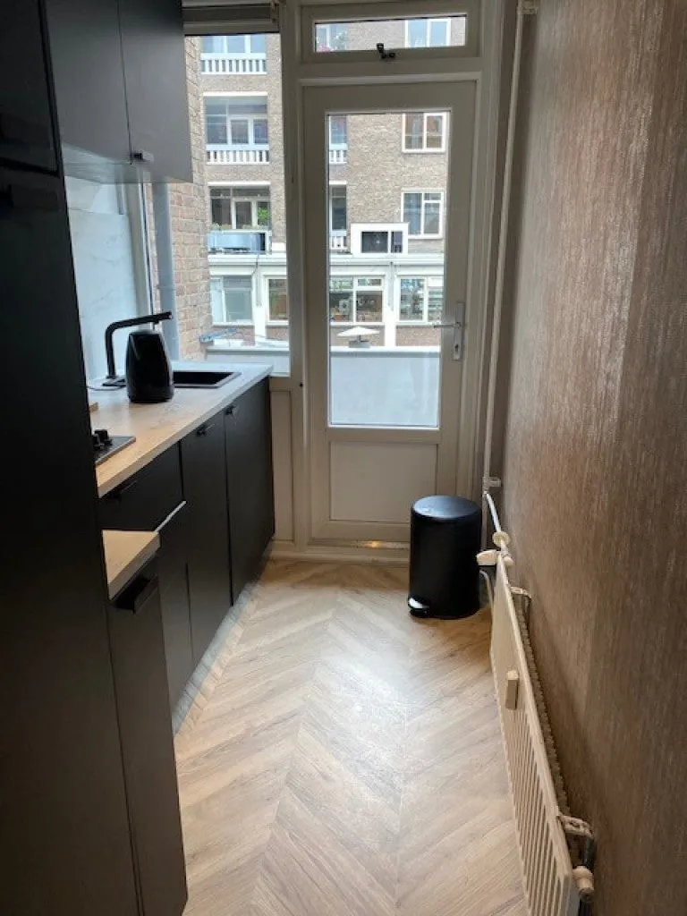 Köök - Furnished Apartment with Balcony in Rotterdam Centre