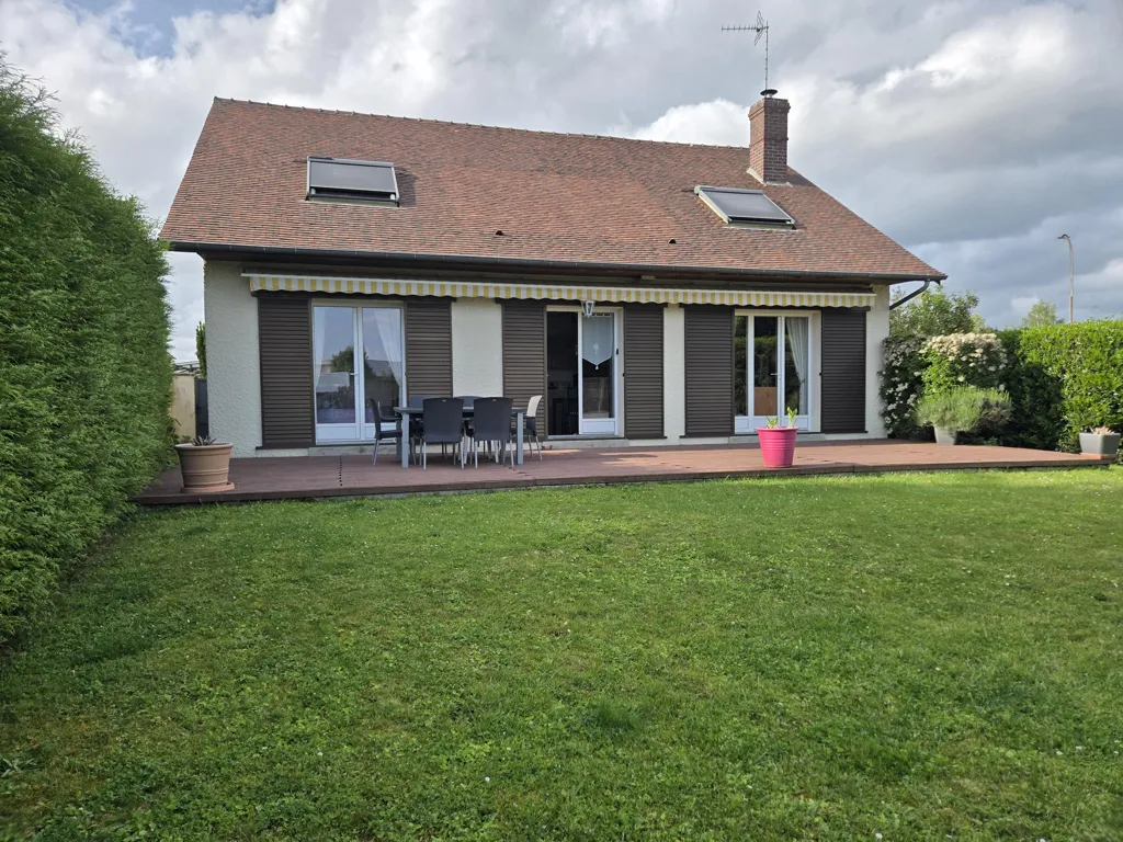 Exterior - House with Pool in Estrées-Saint-Denis