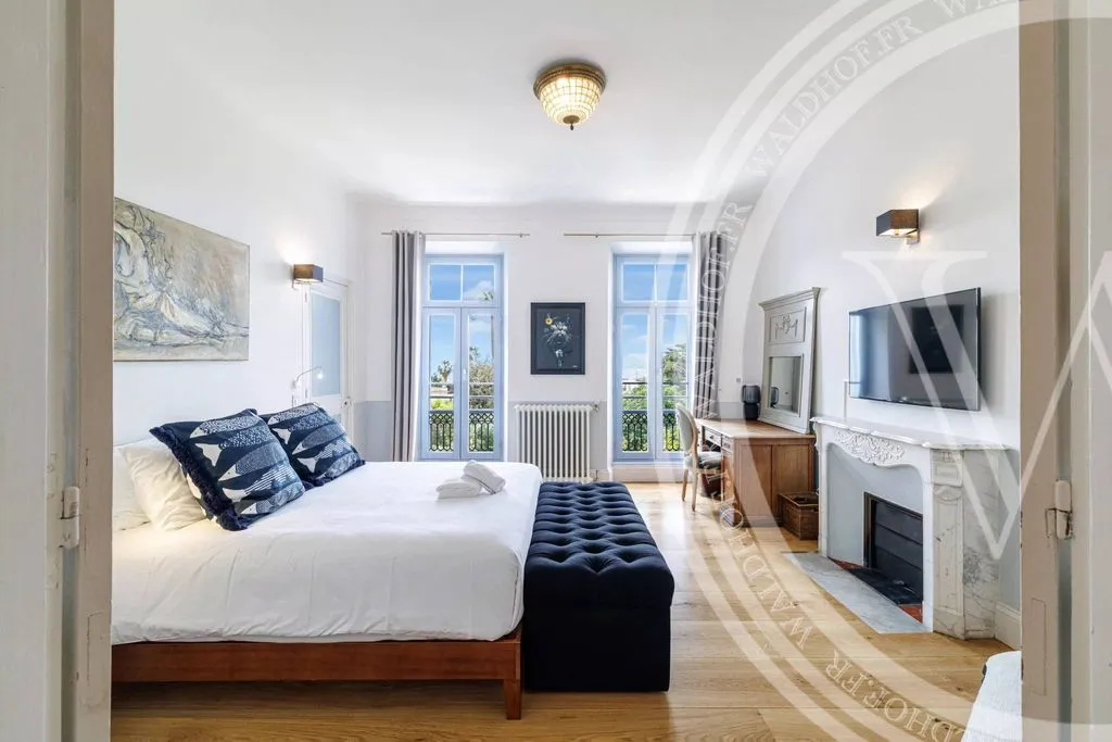 Chambres - Hôtel Particulier Luxueux avec Vue Mer à Cannes