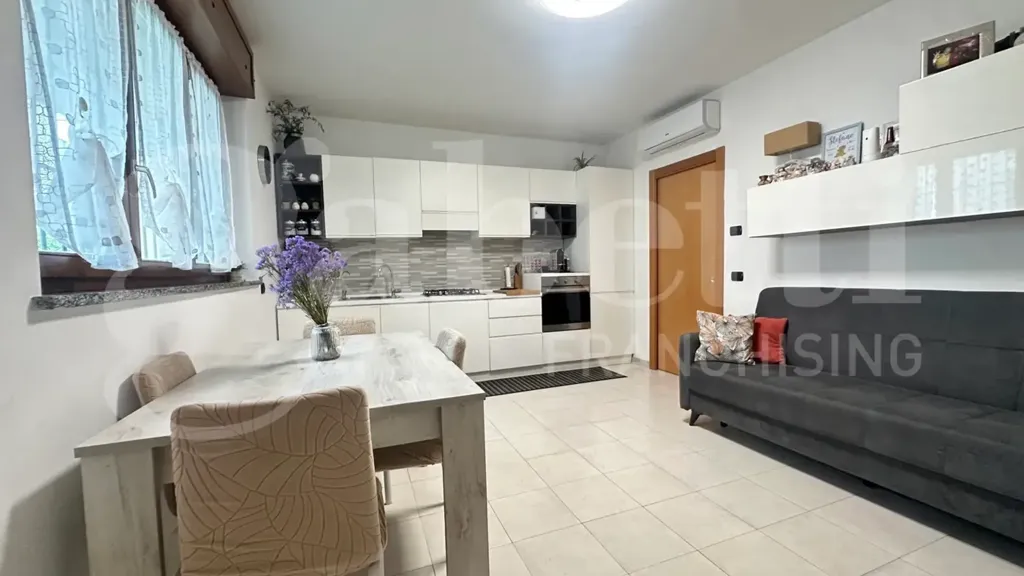 Séjour - Modernised 2-Bedroom Apartment in Milan
