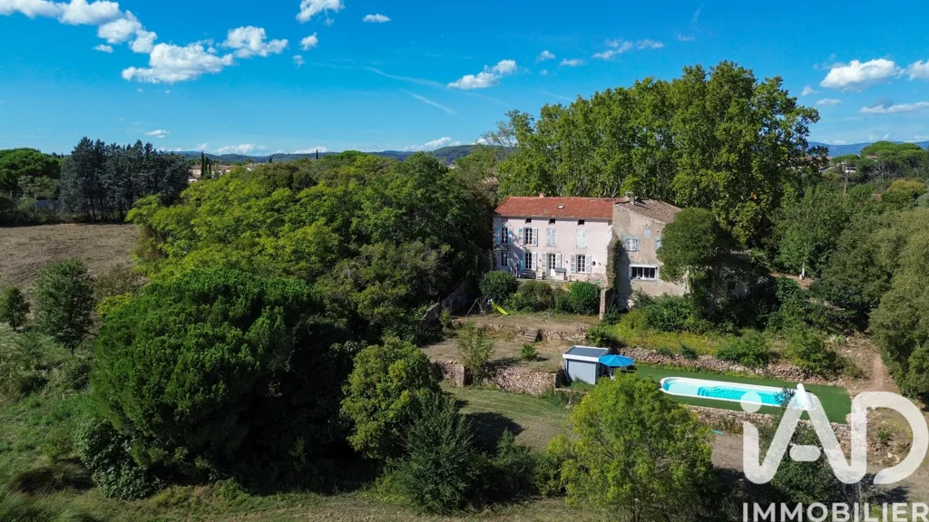 Õhuvaade - 17th-Century Villa with Pool in Le Muy