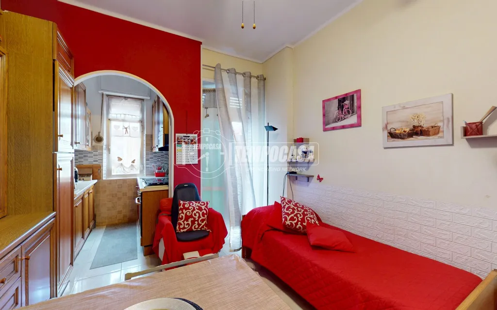 Living Room - Bright Two-Bedroom Apartment with Balcony in Turin