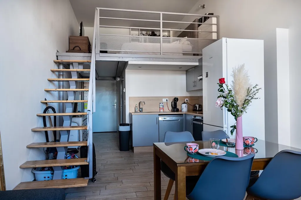 Söögituba - Loft with Ascenseur in Saint-Étienne