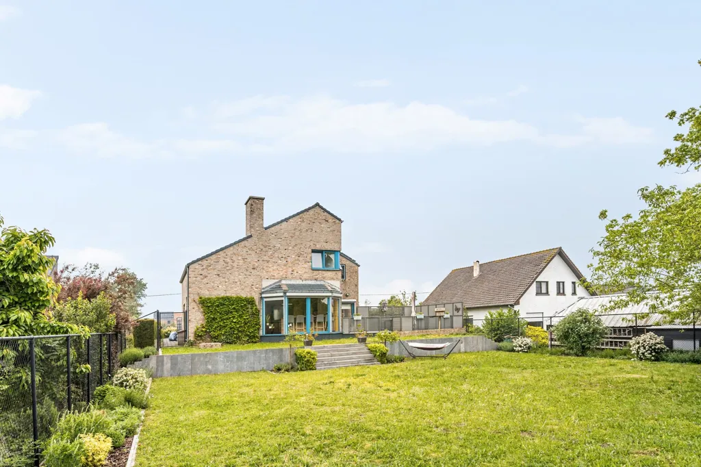 Giardino - Villa with Playful Architecture in Nieuwerkerken