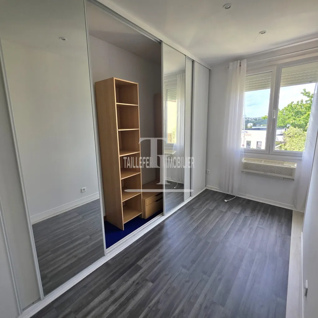 Pièces - Maison Loft Rénovée avec Terrasse à Boulazac