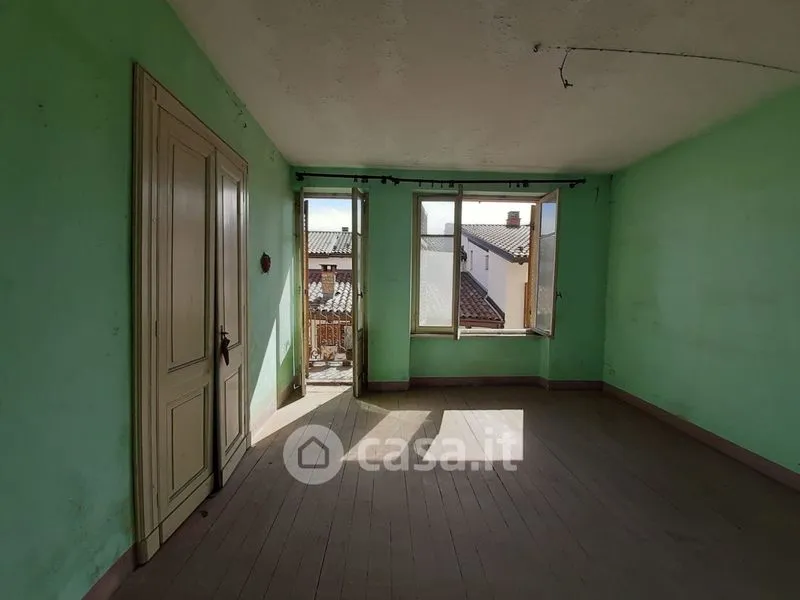 Toad - Terraced House for Renovation in Pettinengo