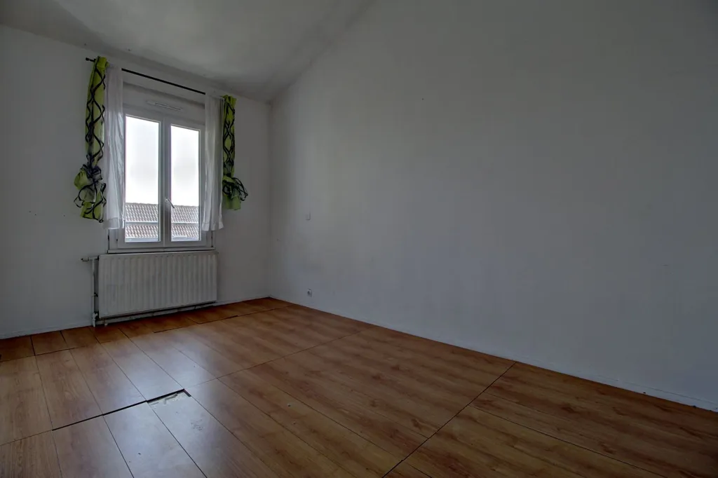 Pièces - Duplex Lumineux avec Terrasse au Dernier Étage à Cergy