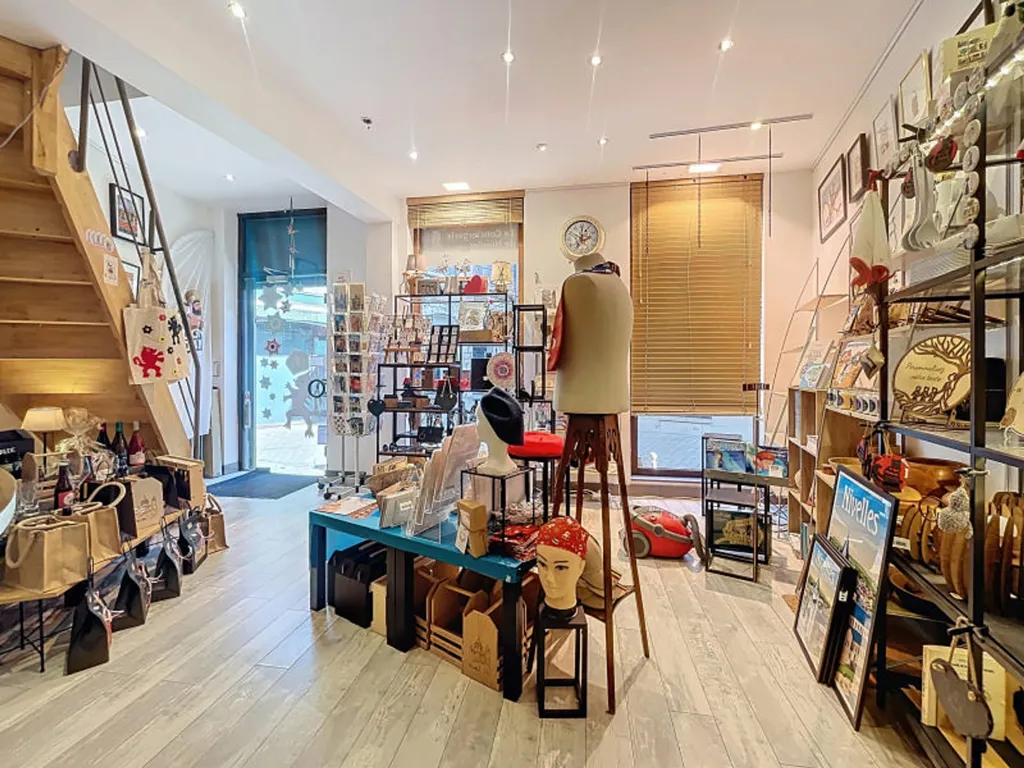 Pièces - Maison de Commerce Charmante au Centre de Nivelles