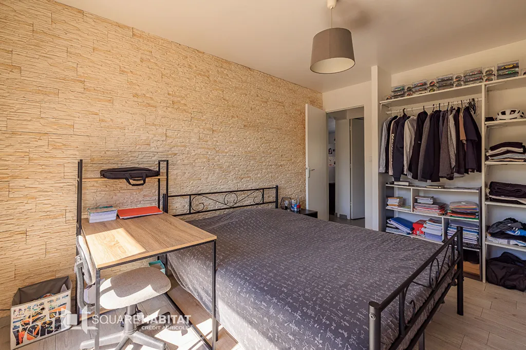 Chambres - Maison Rénovée avec Piscine à Saint-Denis-de-Pile