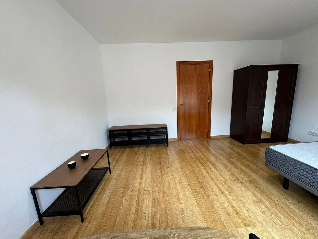 Chambres - Ample Loft in Central Molins de Rei