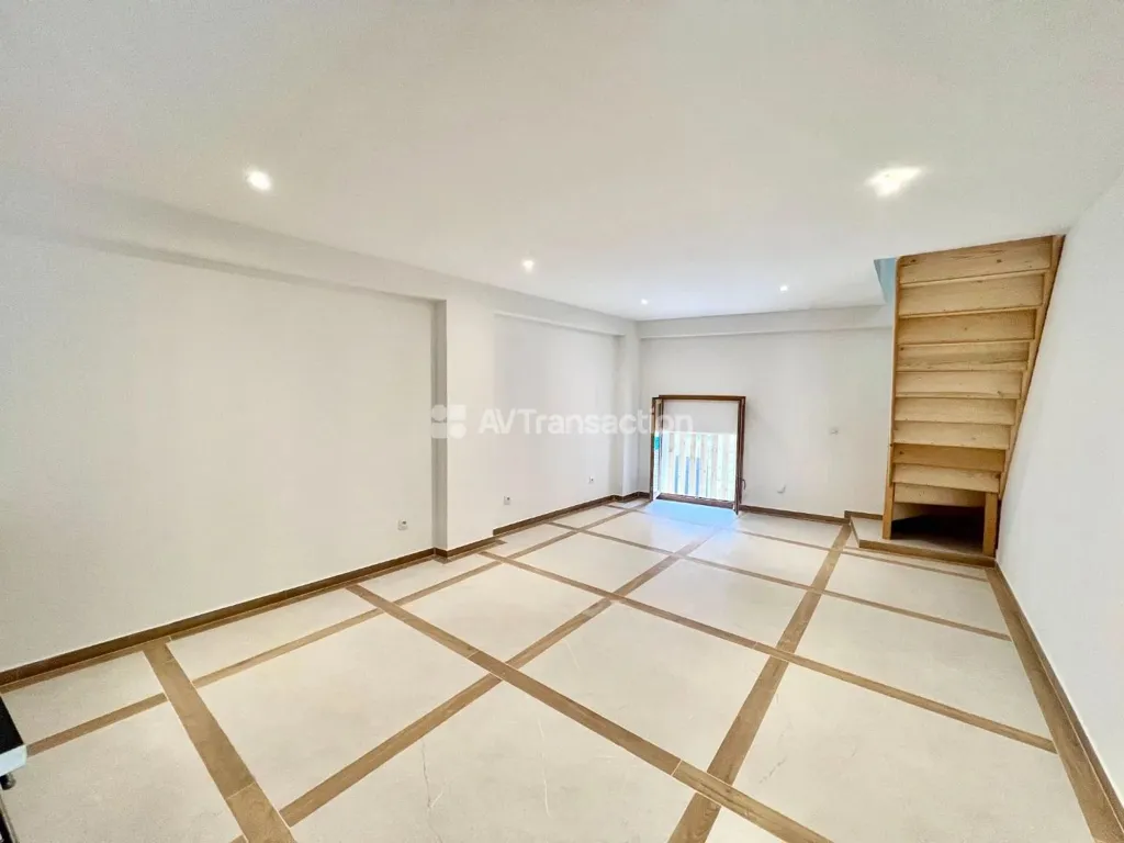 Soggiorno - Renovated Duplex with Garage in Belley