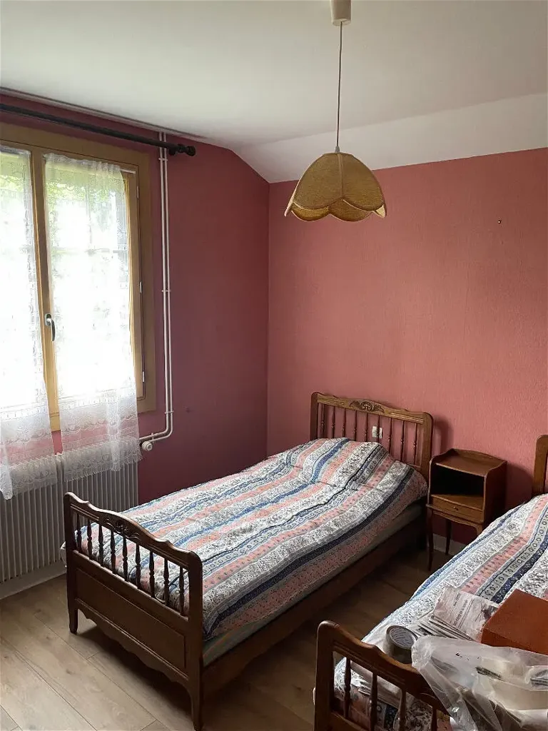 6-toaline maja asukohas Charroux