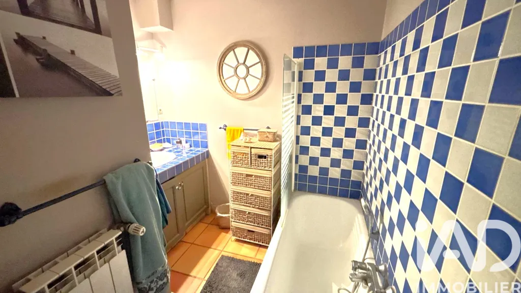 Salles de bain - Maison de Plain-Pied avec Piscine au Muy