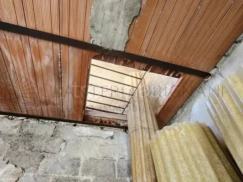 Pièces - Rustic Property with Garden in Camporosso
