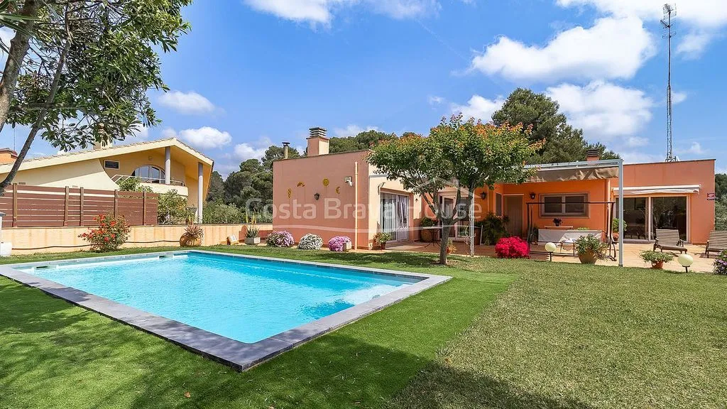 Bassein - Chalet with Pool and Terrace in Puig Ses Forques
