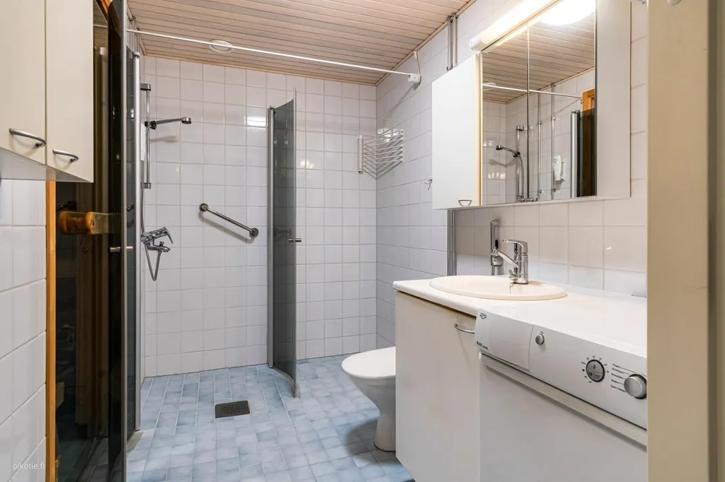 Salles de bain - Modern Apartment with Balcony in Hämeenlinna