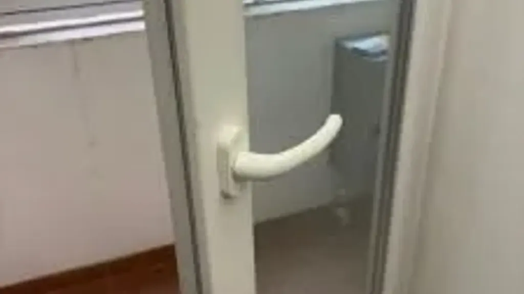 hallway_entrance