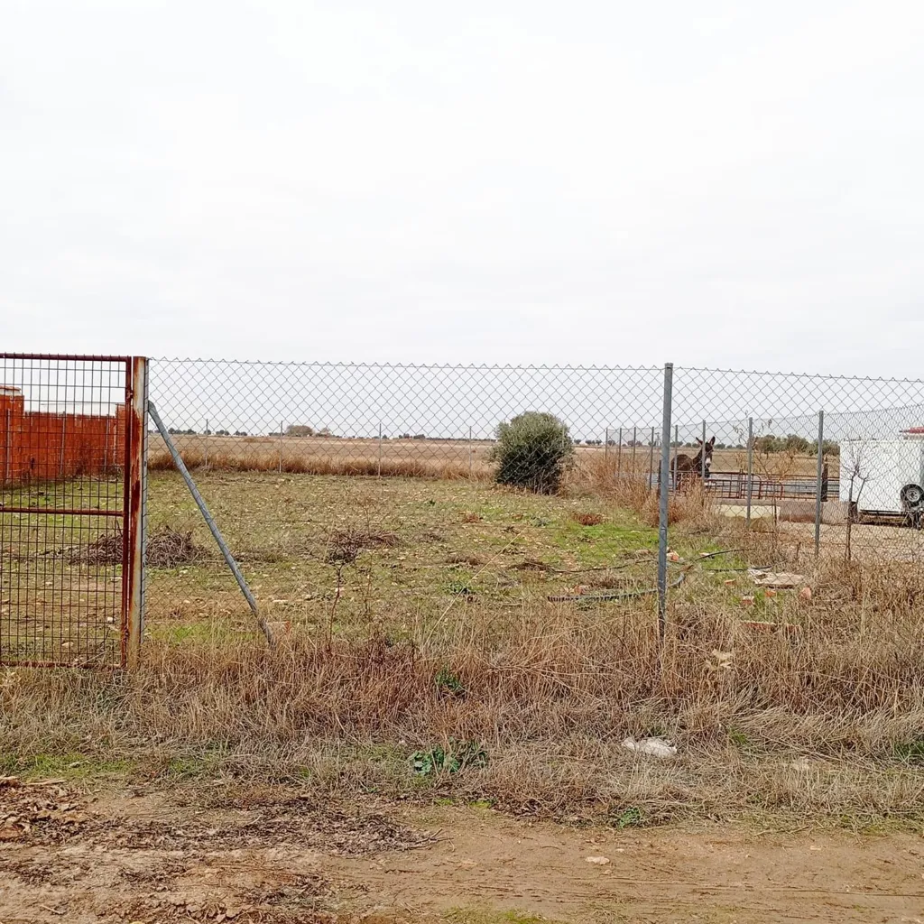 Jardin - Rustic Plot in Tranquil Yepes, Toledo