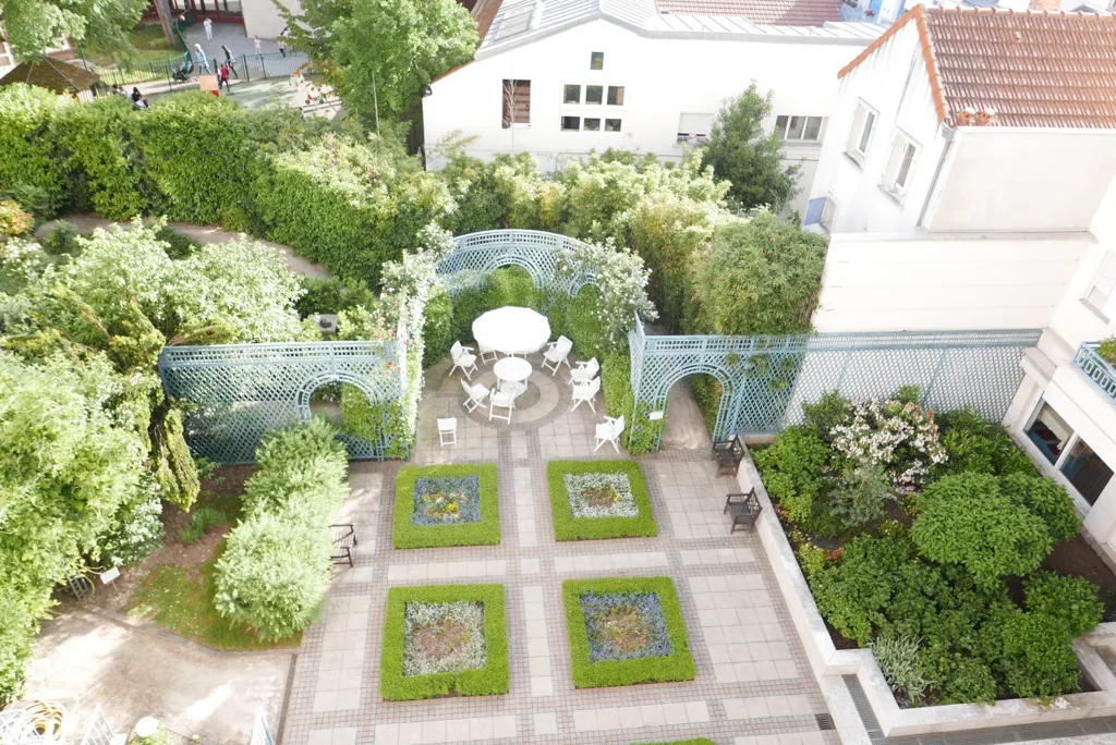 Õhuvaade - Refurbished 3-Bed Flat with Garden View in Rueil-Malmaison