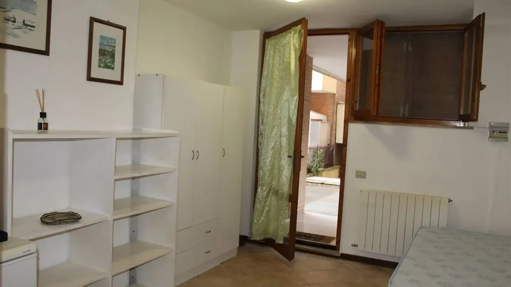 Bedrooms - Trilocale with Private Resede in Siena