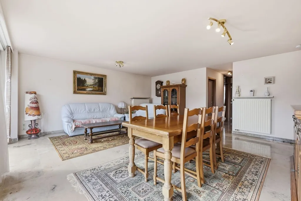 Salle à manger - Appartement 3 Chambres avec Terrasse près de la Digue à Anvers