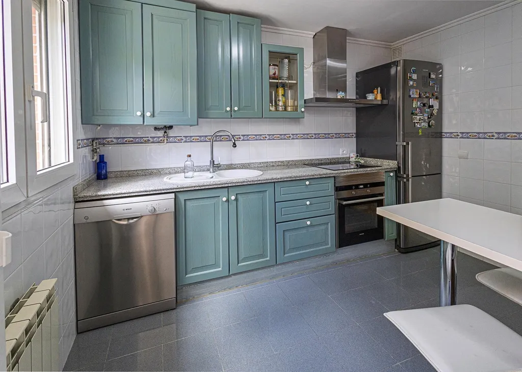 Cuisine - Chalet with Pool in Covaresa, Valladolid