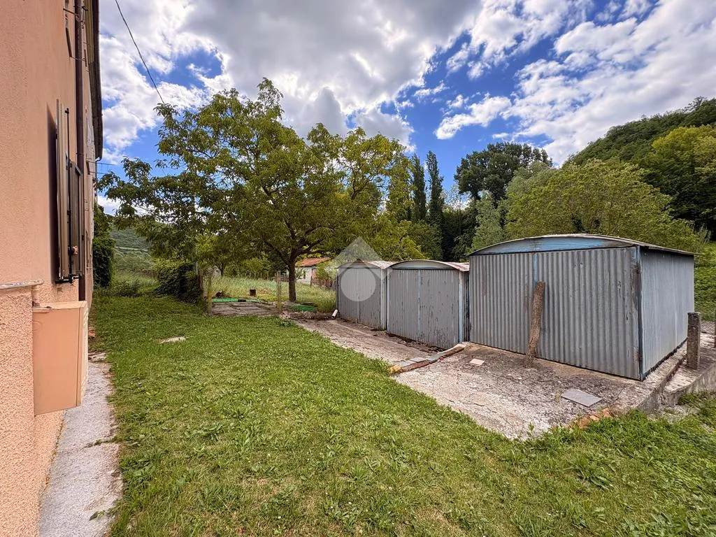 Jardin - Apartment with Garden in Campodiegoli, Fabriano