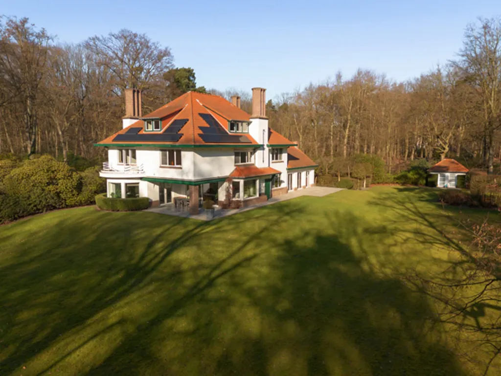 Vue aérienne - Villa de Caractère avec Terrasse à Kapellen