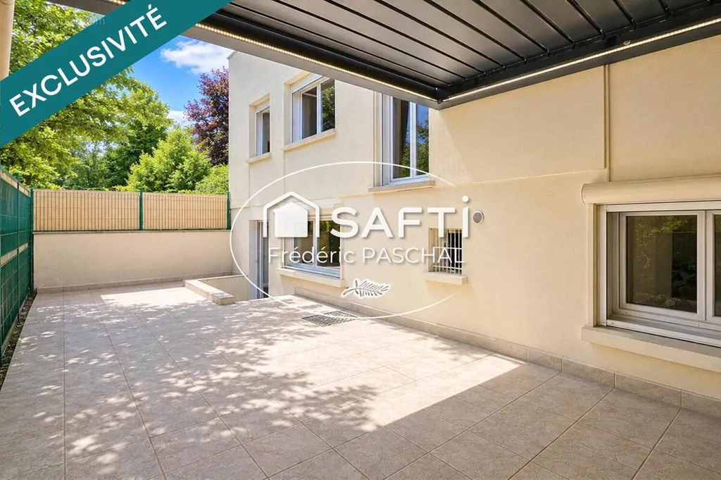 Giardino - Investment Building with Terrace in Suresnes