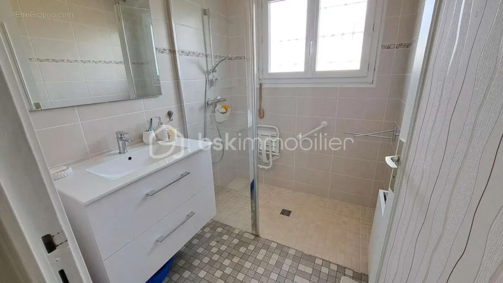 Vannitoad - House with Basement and Garden in Pleasant Area