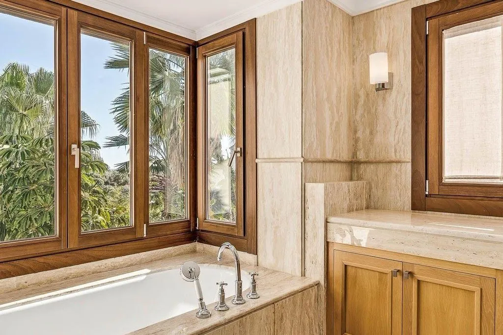 Salles de bain - Luxury Villa with Pool in Estepona