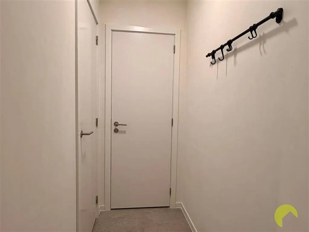hallway_entrance