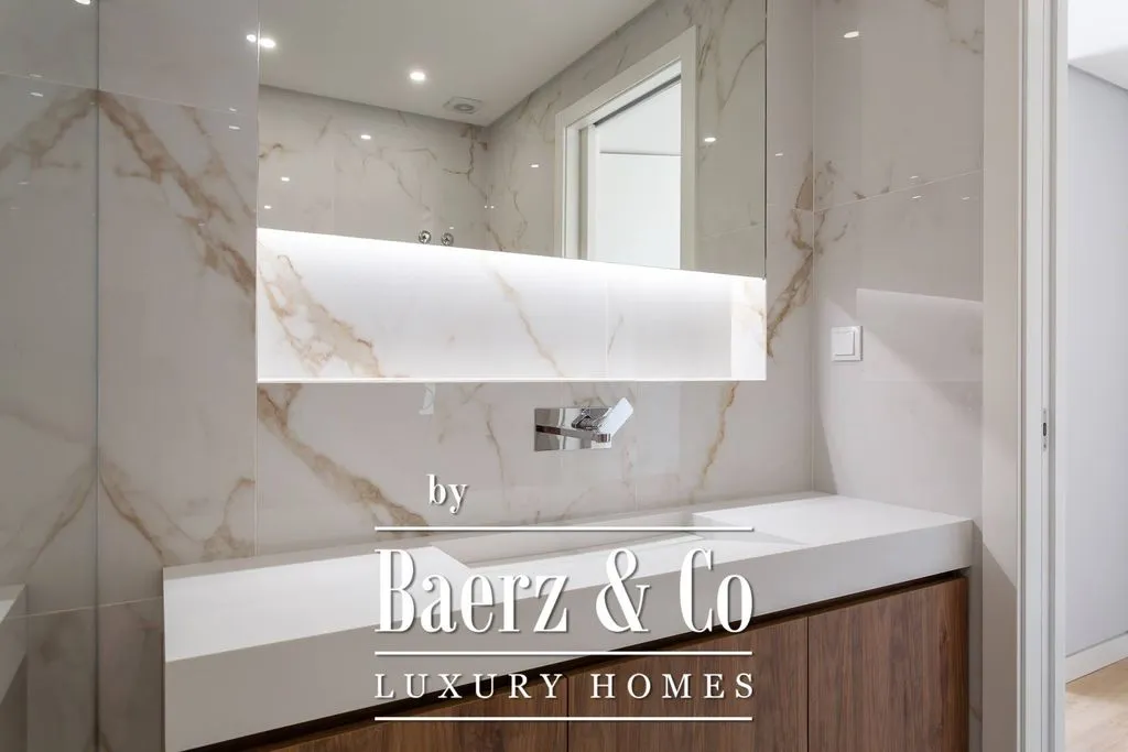 Salles de bain - Luxury Duplex Flat with Balcony in Carcavelos