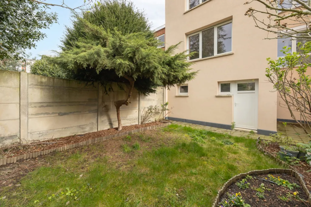 2 magamistoaga maja asukohas Antwerpen