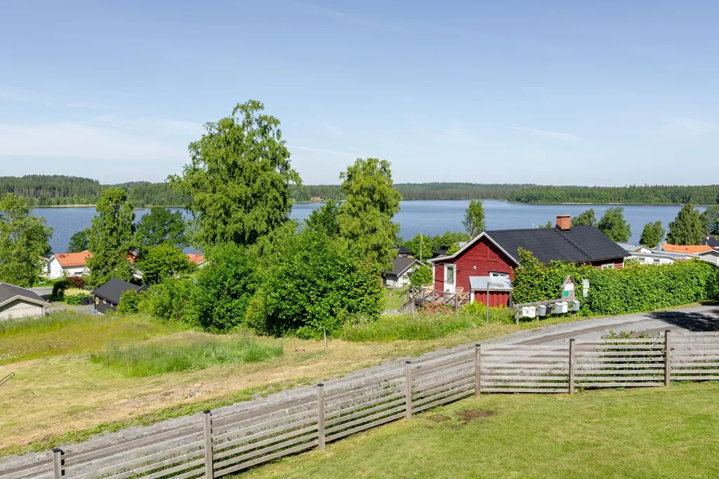 Aed - Modern House with Lake View near Nässjö